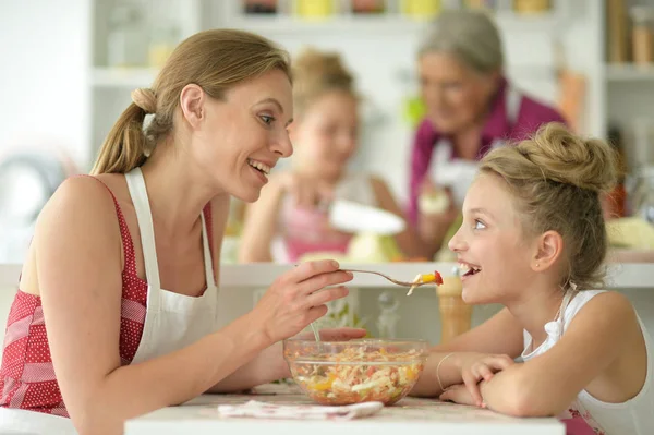 Cute Little Girl Her Mother Eating Kitchen Table — Stock Photo, Image