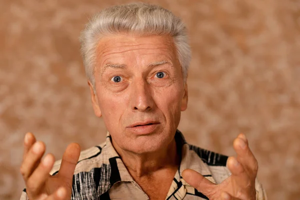 Portrait of a senior man — Stock Photo, Image