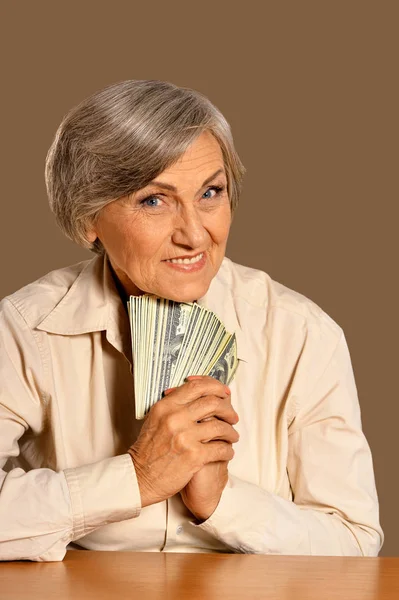 Szczęśliwa Starsza Kobieta Dolarami — Zdjęcie stockowe