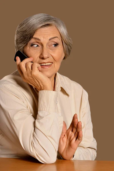 Portrait Belle Femme Âgée Parlant Téléphone Maison — Photo