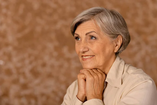 Porträtt Glad Äldre Kvinna — Stockfoto