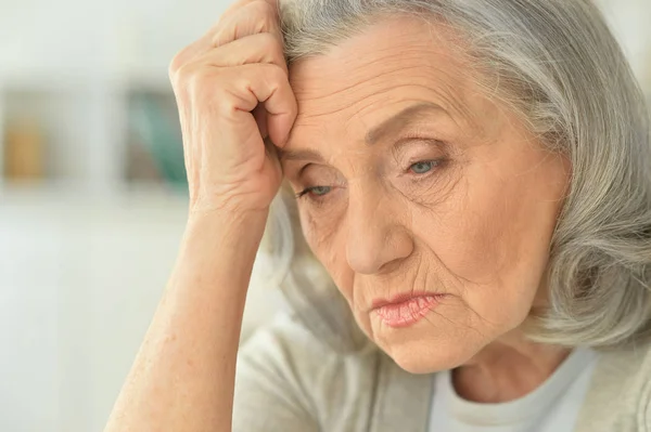 Ritratto Ravvicinato Triste Donna Anziana Casa — Foto Stock