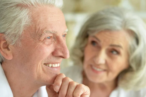 Close Shot Van Vrolijke Senior Paar Thuis — Stockfoto