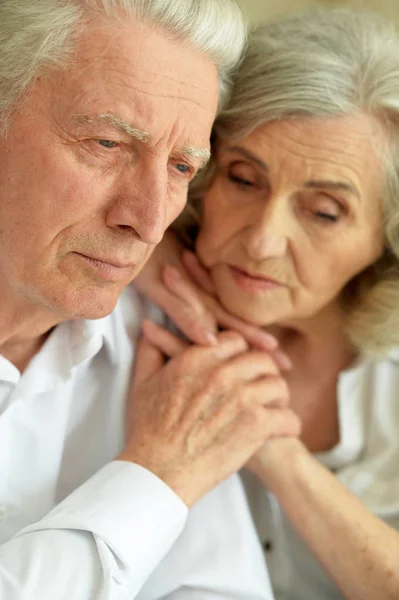 Gros Plan Triste Couple Personnes Âgées Maison — Photo