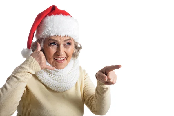 Portret Van Een Glimlachende Vrolijke Oudere Vrouw Santa Hoed Poseren — Stockfoto