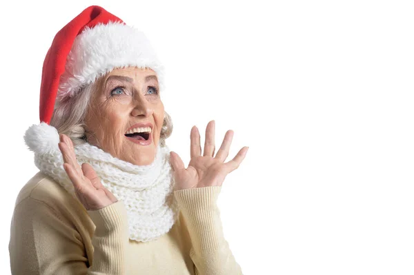 Portret Van Verrast Senior Vrouw Santa Hoed Geïsoleerd Witte Achtergrond — Stockfoto
