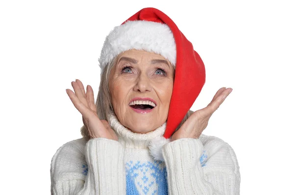 Glad Senior Kvinna Santa Hatt Poserar Isolerad Vit Bakgrund — Stockfoto