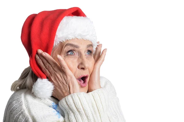 Portret Van Lachende Gelukkige Senior Vrouw Santa Hoed Poseren Geïsoleerd — Stockfoto