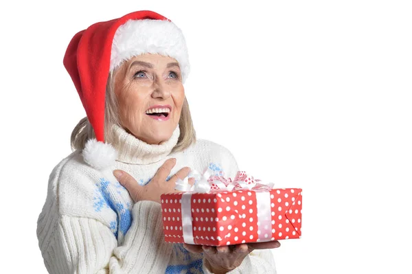 Portrét Usměvavá Starší Ženy Santa Hat Pózuje Dosud Izolovaných Bílém — Stock fotografie
