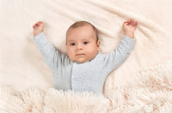 Lindo Bebé Niño Cama —  Fotos de Stock