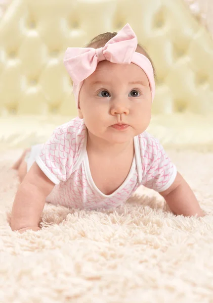 Bonito Pequena Menina Cama — Fotografia de Stock