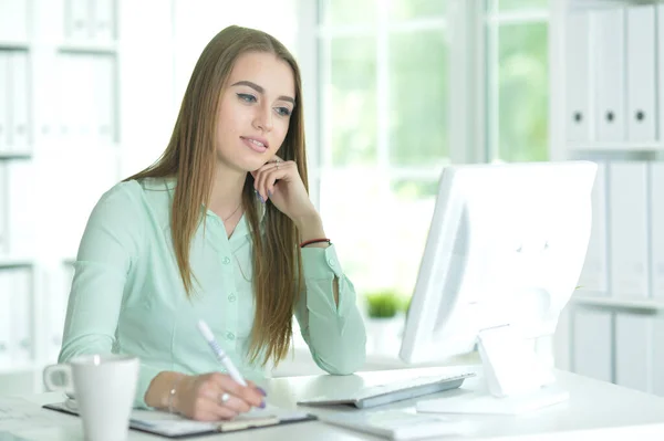 Portrait Businesswoman Working Office — Stock Photo, Image