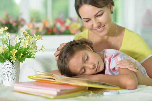 Menina Adormeceu Fazer Lição Casa — Fotografia de Stock