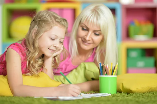 Fille Mignonne Avec Mère Dessin Maison — Photo