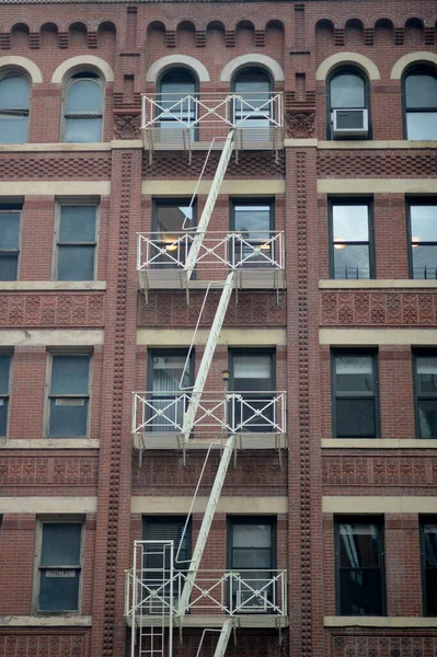New York Taki Eski Kırmızı Bina — Stok fotoğraf
