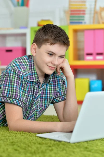 Cute Boy Using Laptop Room — Stock Photo, Image