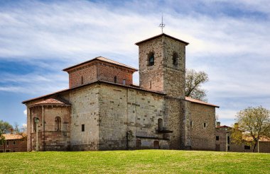 Baharda San Prudencio Hermitage manzarası