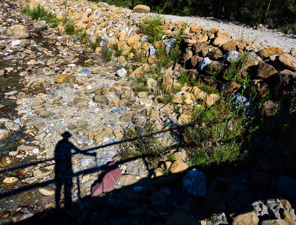 Una Sombra Peregrino Cruzando Río —  Fotos de Stock