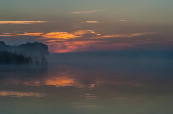 Bella Alba Sul Lago Alba Polacca — Foto Stock