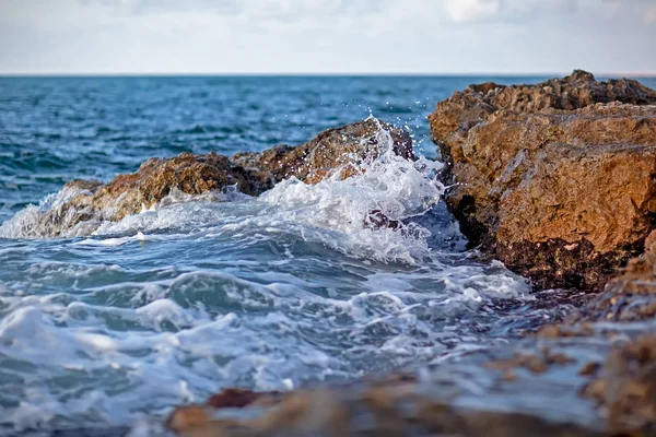 Ondas Quebrando Praia — Fotografia de Stock