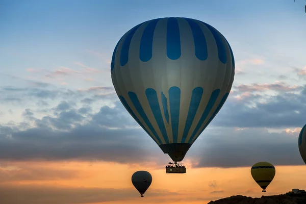 自然热空气 Baloons — 图库照片
