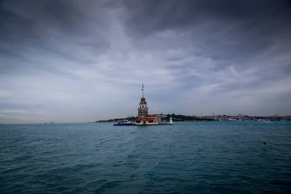 Torre Donzela Também Conhecida Como Kizkulesi Que Está Localizada Entrada — Fotografia de Stock