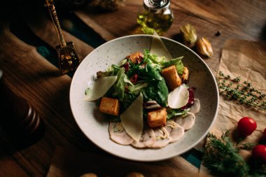 Moğol gıda salat ile geleneksel