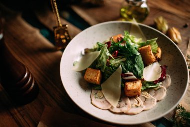 Moğol gıda salat ile geleneksel