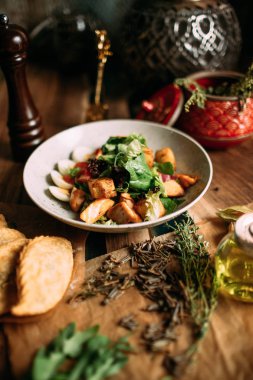 Moğol gıda salat ile geleneksel