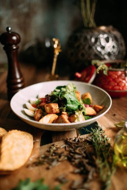 Moğol gıda salat ile geleneksel