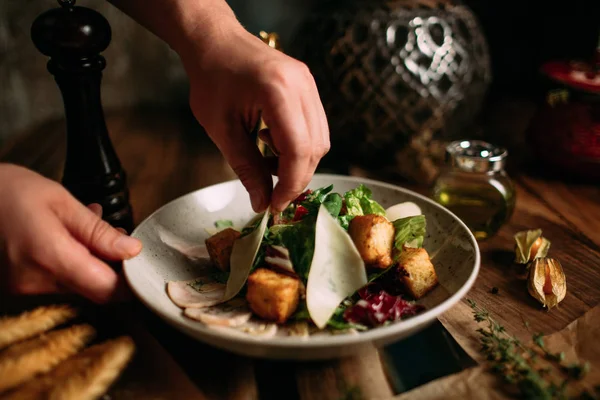 Moğol gıda salat ile geleneksel