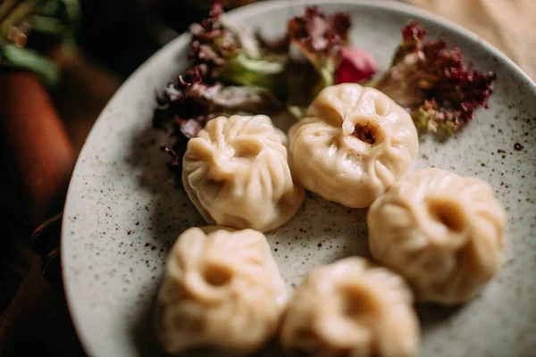 Traditionelles Mongolisches Essen Auf Dem Tisch — Stockfoto