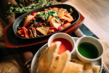 Masasına Moğol geleneksel yemek 