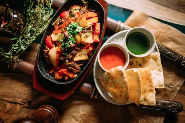 Traditionelles Mongolisches Essen Auf Dem Tisch — Stockfoto