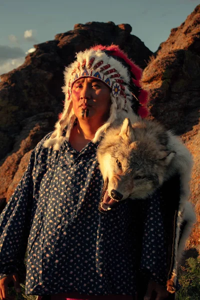 Nativo Americano Homem Pôr Sol Livre Estepe — Fotografia de Stock