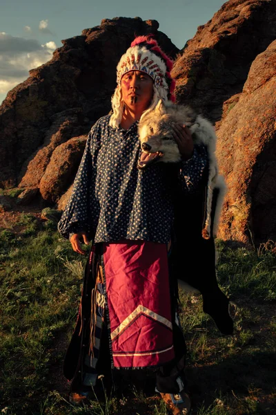 Amérindien Homme Coucher Soleil Plein Air Dans Steppe — Photo
