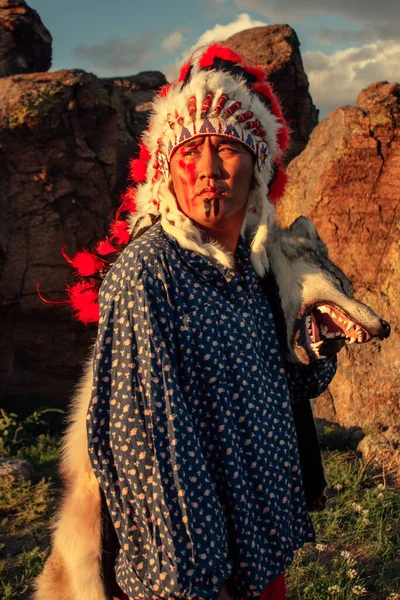 Nativo Americano Homem Pôr Sol Livre Estepe — Fotografia de Stock