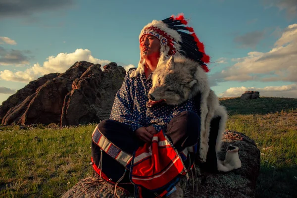 Nativo Americano Homem Pôr Sol Livre Estepe — Fotografia de Stock