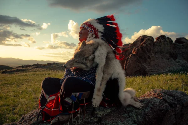 Indianer Bei Sonnenuntergang Der Steppe — Stockfoto