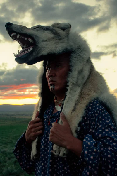 Amérindien Homme Coucher Soleil Plein Air Dans Steppe — Photo