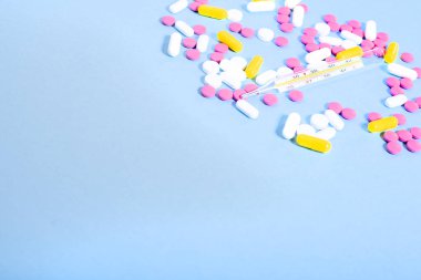 Hap, kapsül ve termometre