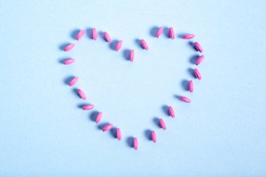 Pembe yuvarlak kalp şeklinde ziyafet tablet 