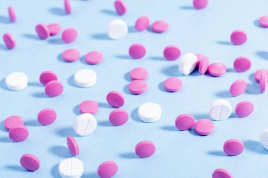 pembe ve beyaz haplar