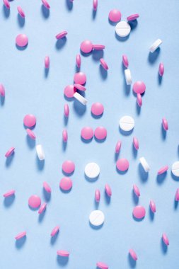 pembe ve beyaz haplar