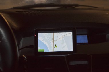 Üzerinden yönlendirmek ile arabanın içinde görüntülemek