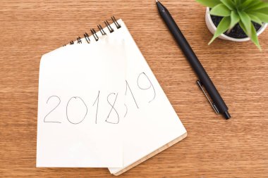 Bir defter nerede yazıt 2018 ve yazılı 2019 geçti