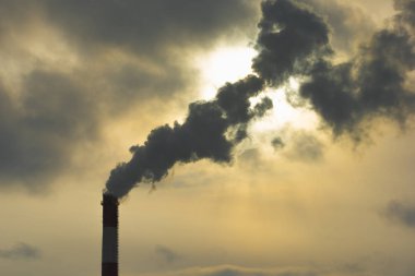 Tuğla Yuvarlak Baca duman geliyor