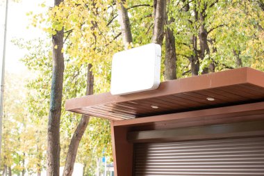 Dondurma, içecek, hamur işleri satışı için küçük bir pazar