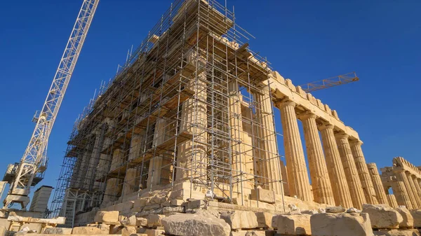 Rusztowania i restaurowanie Partenon na Akropolu w Atenach, Grecja — Zdjęcie stockowe