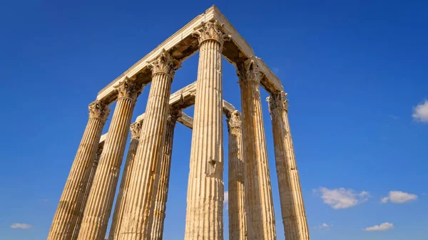 Храм Зевса Олімпійського руїни в Афінах, Греція — стокове фото